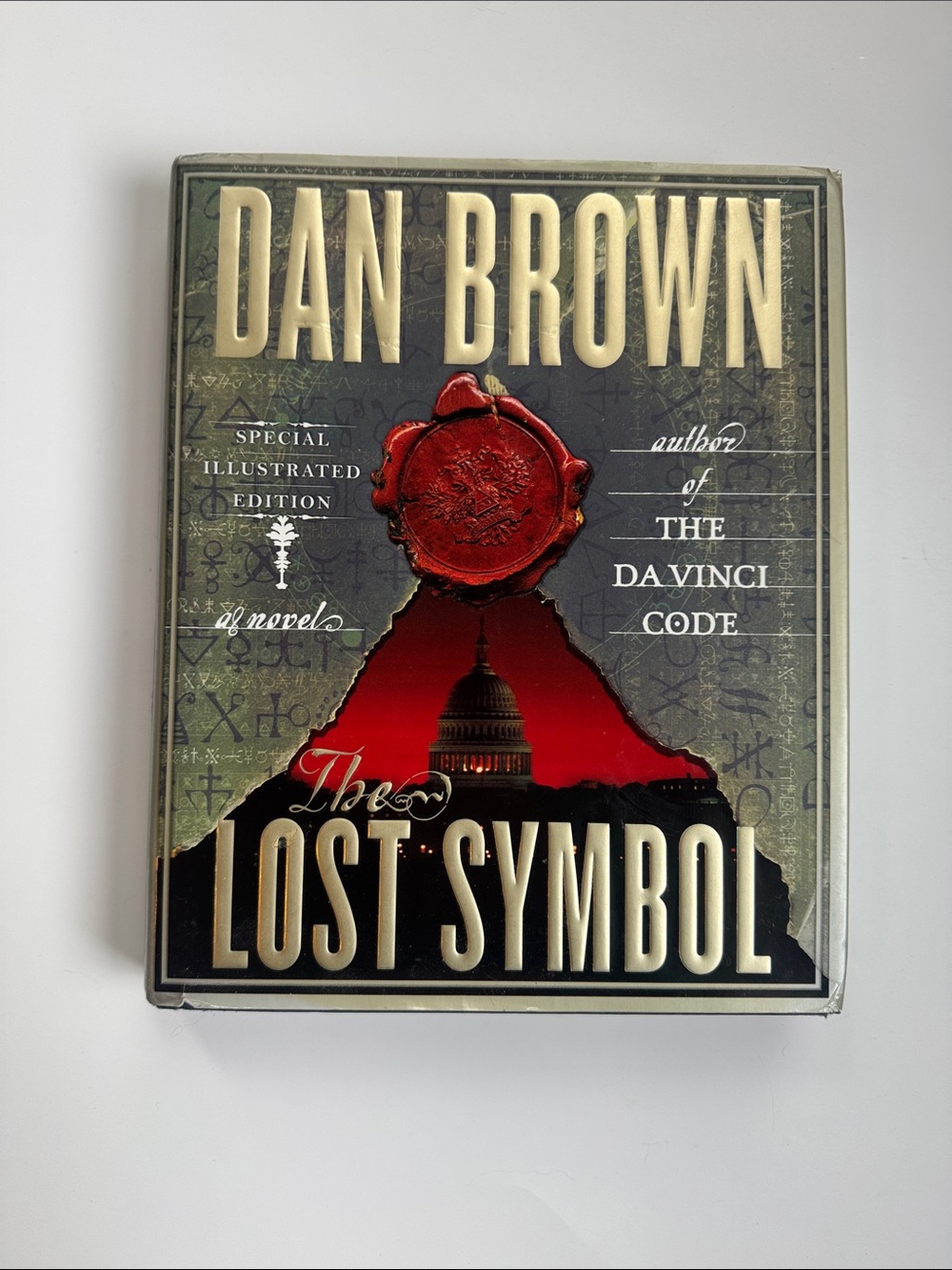 Dan Brown "The Lost Symbol" Special Illustrated Edition - Red & Gold Cover